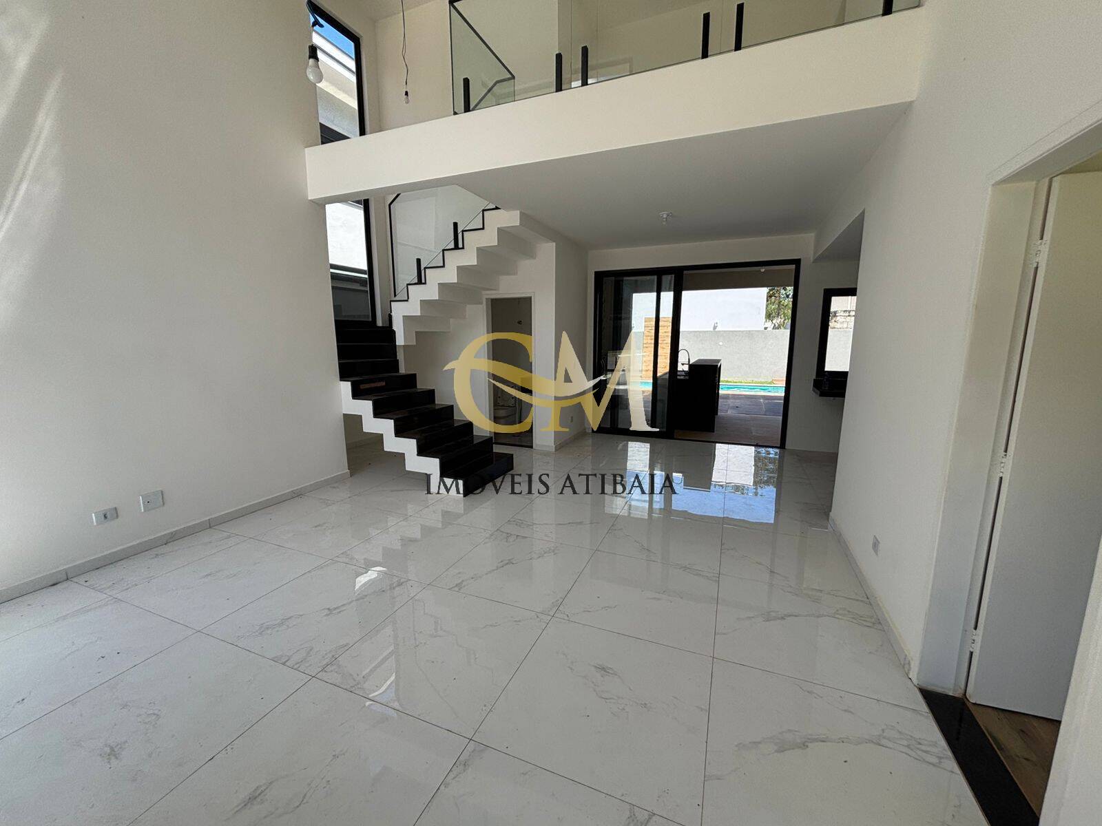 Casa à venda com 3 quartos, 300m² - Foto 4