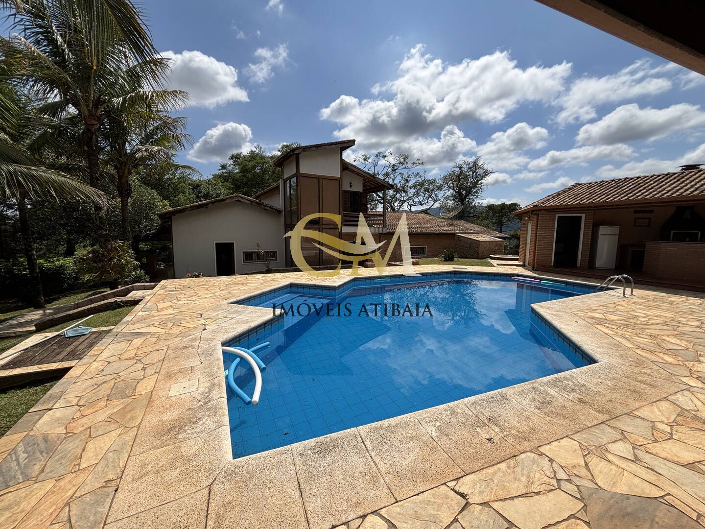 Sítio à venda com 7 quartos, 24000m² - Foto 1