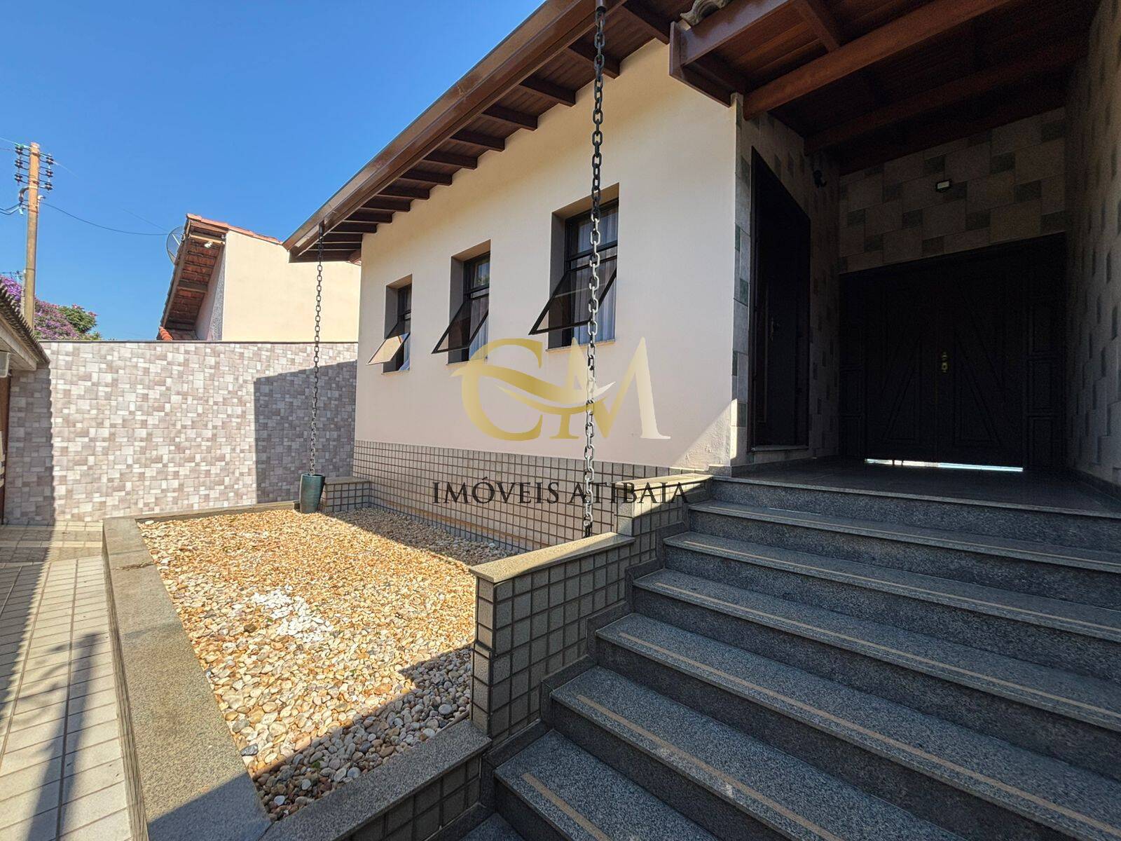 Casa para alugar com 5 quartos, 327m² - Foto 2