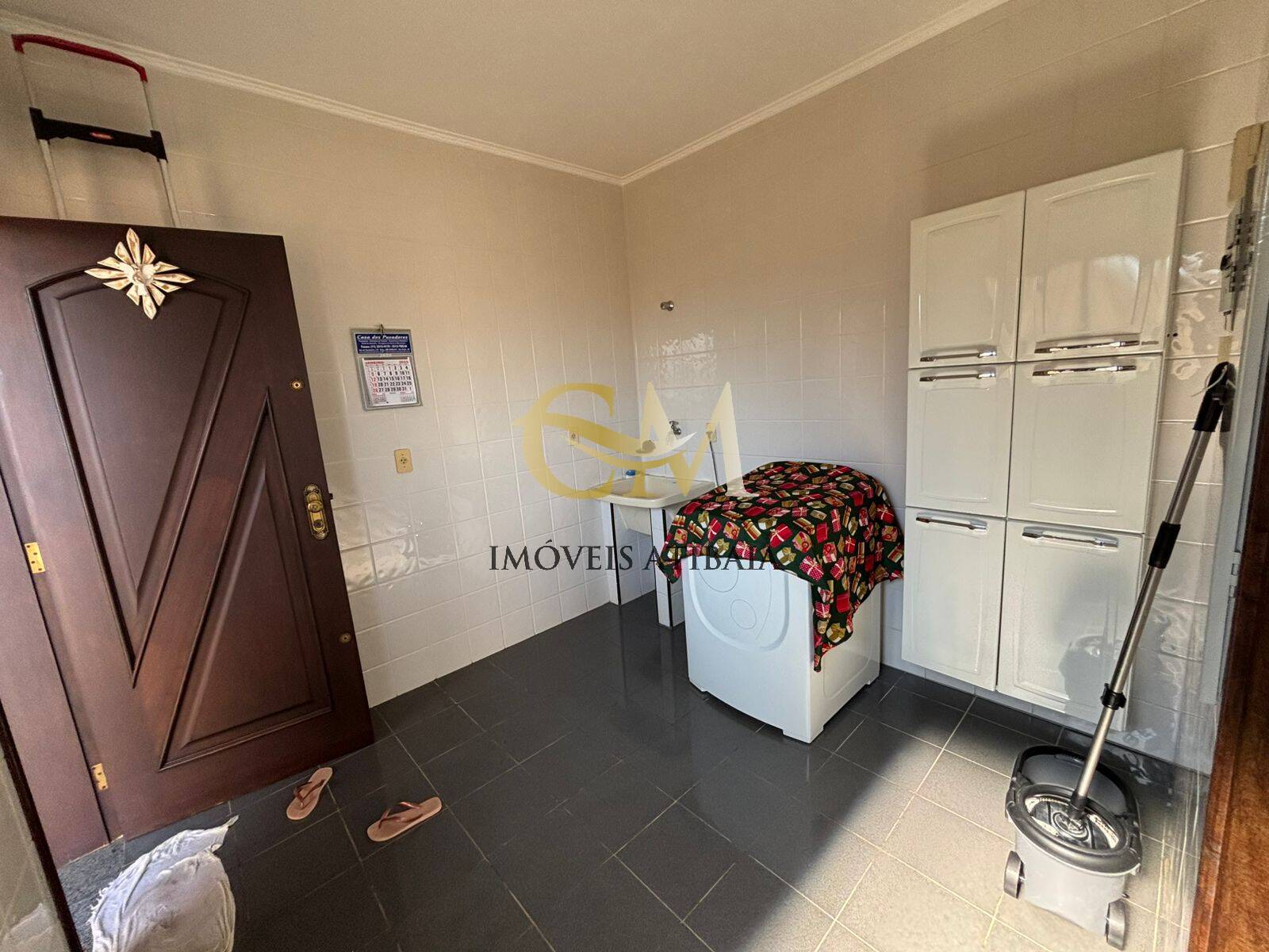 Casa para alugar com 5 quartos, 327m² - Foto 26