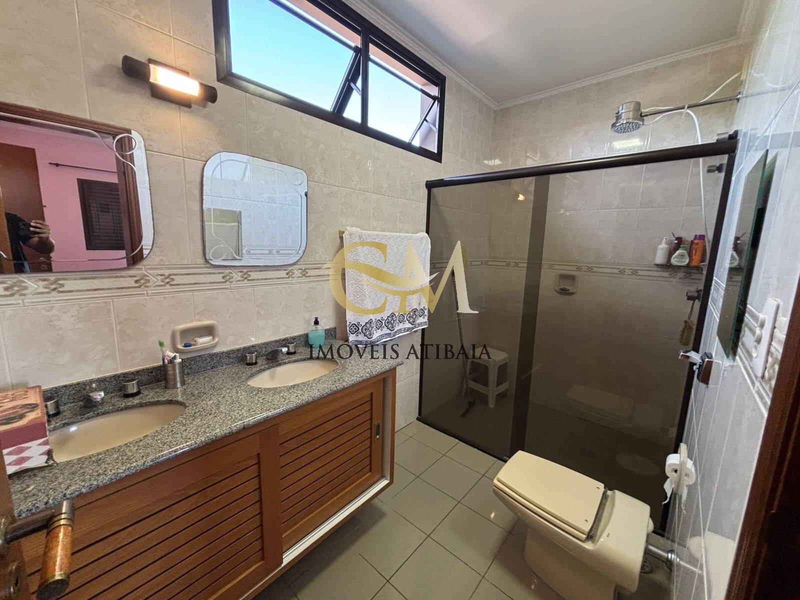 Casa para alugar com 5 quartos, 327m² - Foto 24