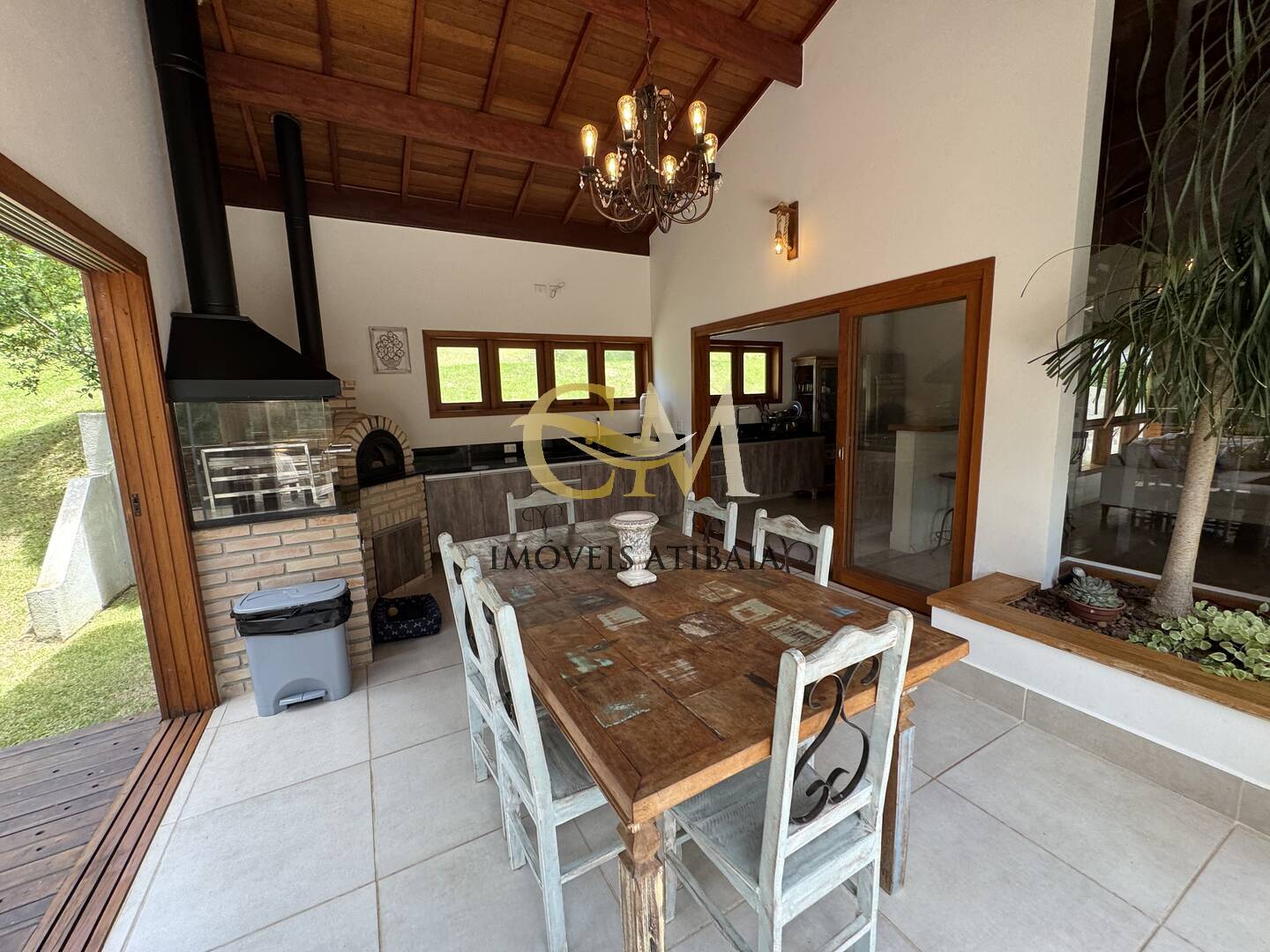 Casa de Condomínio para alugar com 3 quartos, 233m² - Foto 12