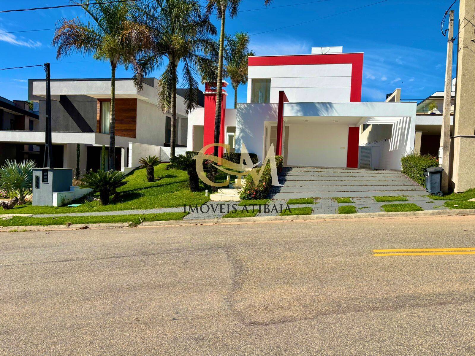 Casa para alugar com 3 quartos, 600m² - Foto 1