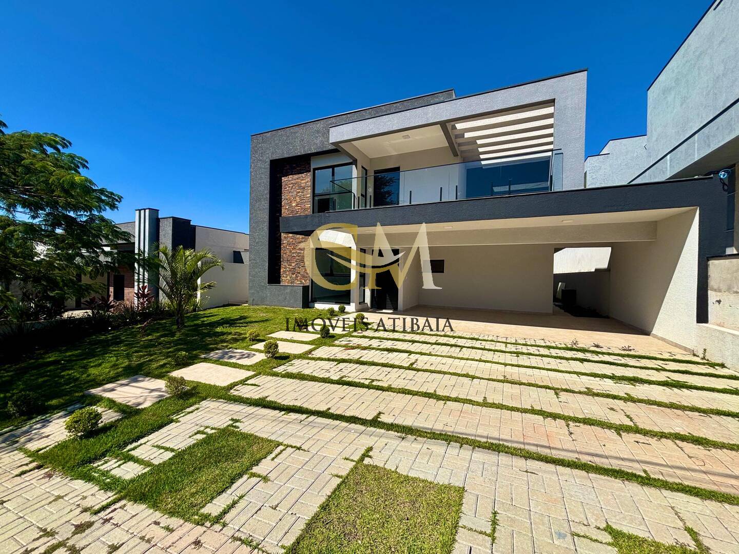 Casa à venda com 4 quartos, 600m² - Foto 1