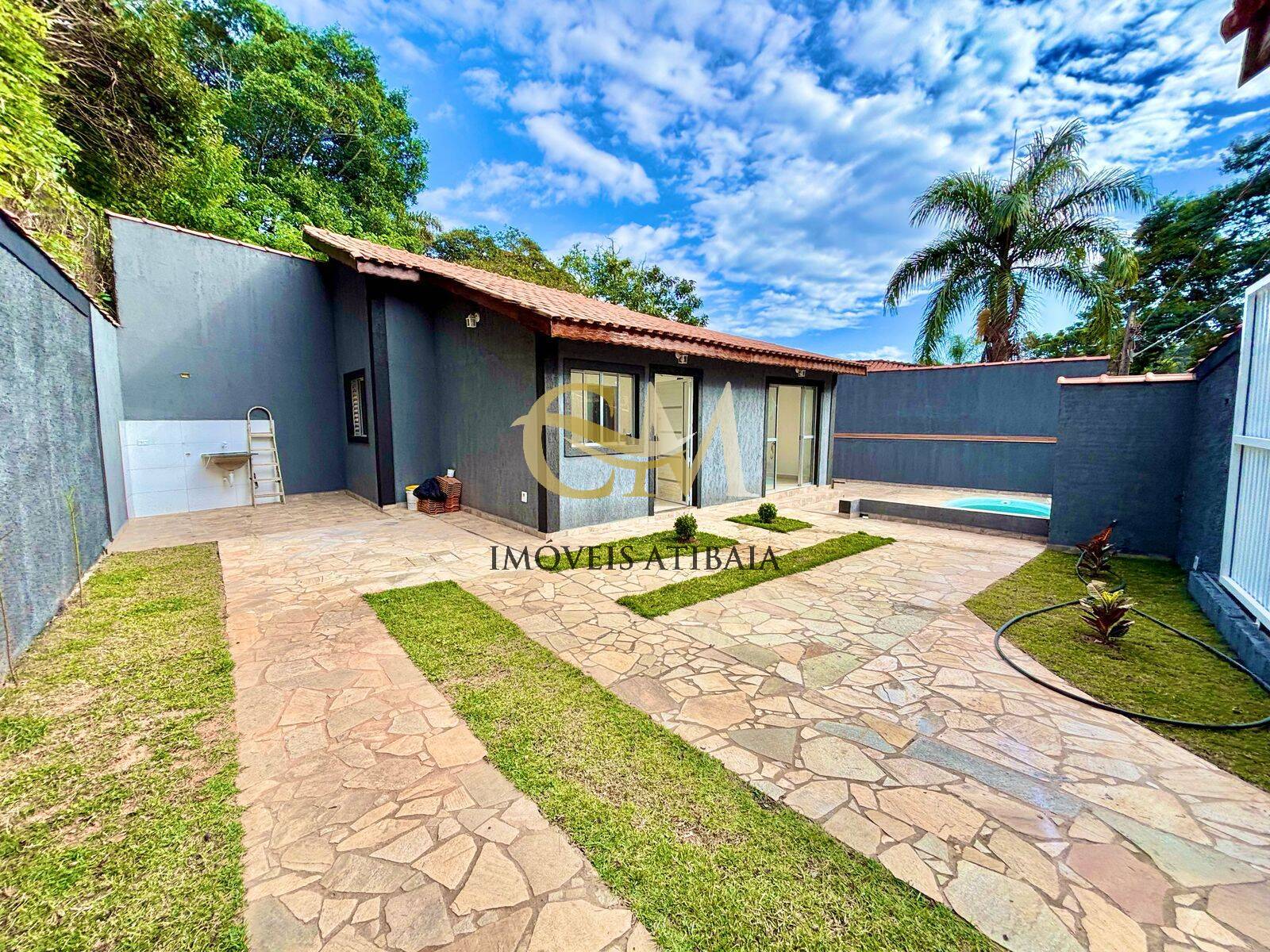 Casa à venda com 2 quartos, 154m² - Foto 1
