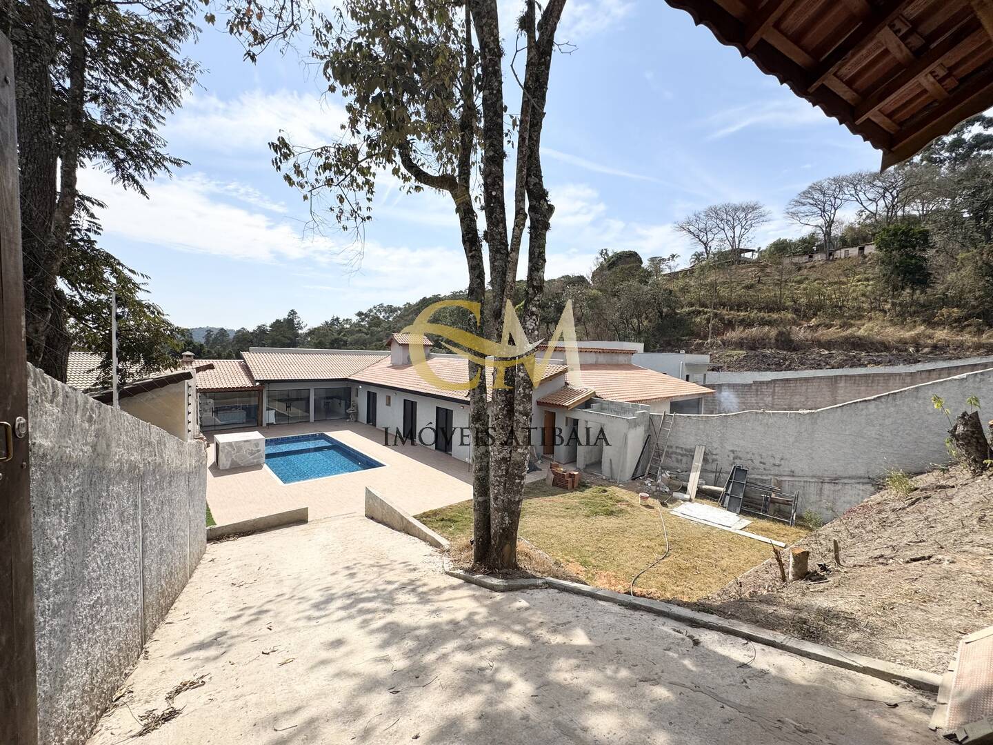 Casa à venda com 3 quartos, 500m² - Foto 2