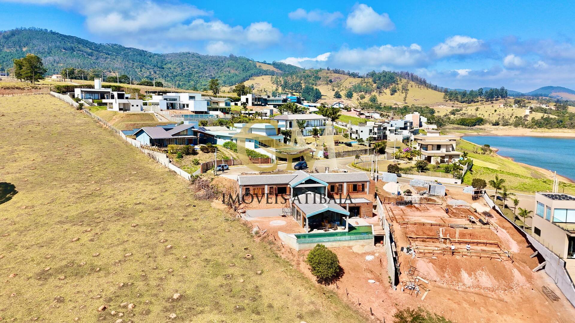 Casa de Condomínio à venda com 4 quartos, 318m² - Foto 39