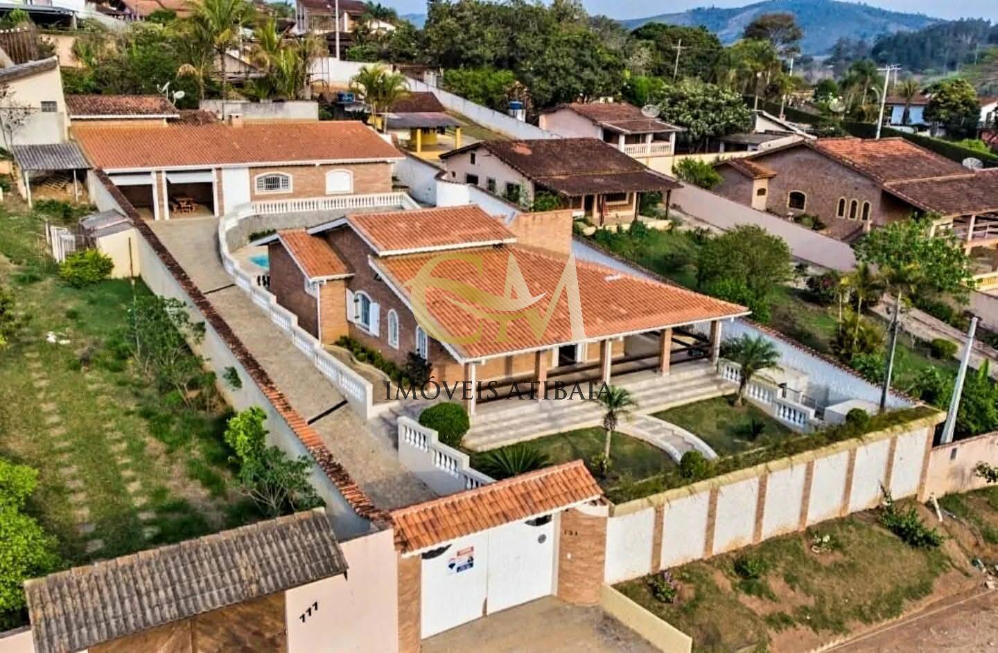 Casa, 3 quartos, 243 m² - Foto 1